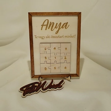 „Anya” aki összetart minket